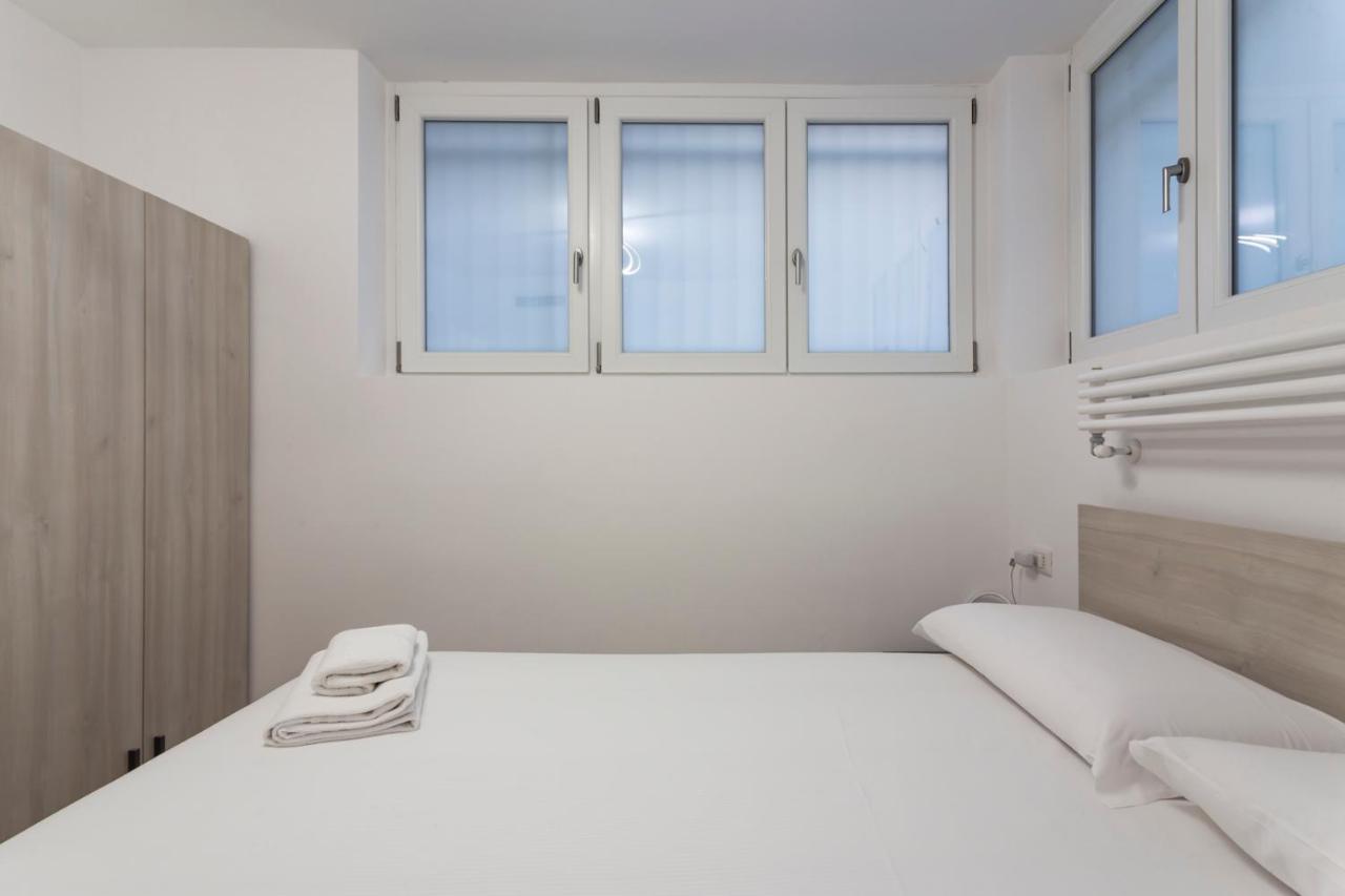 I Host Apartment - Val Strona 6 Милан Экстерьер фото
